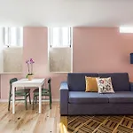 Joivy Flats Next To Rossio Square And Main Attractions *