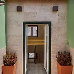 Joivy Flats Next To Rossio Square And Main Attractions *