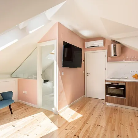 Joivy Flats Next To Rossio Square And Main Attractions * Lizbona